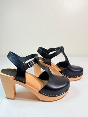 Swedish Hasbeens Black Leather T-Strap Wooden Clog Heels EU 37